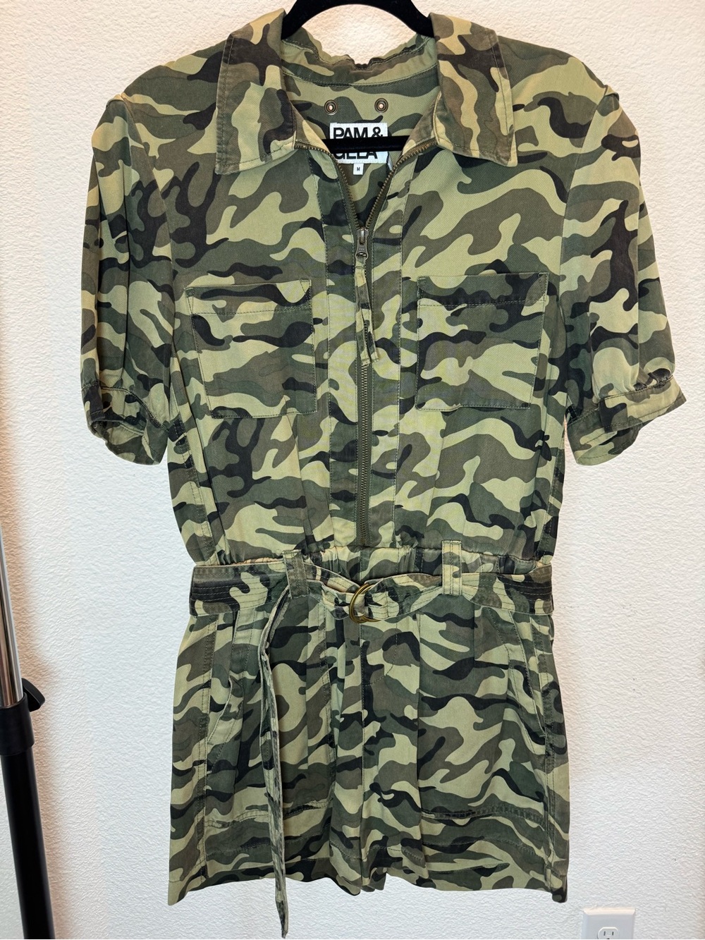 PAM & GELA NWT Camo Puff Sleeve Zip Front Utility Romper Size M
